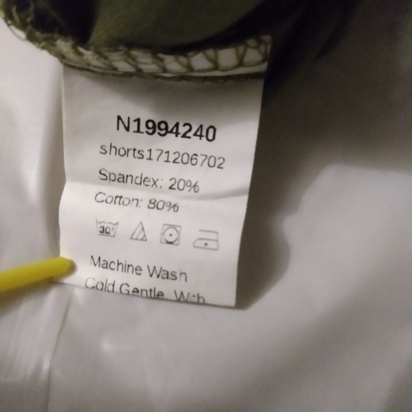 Women's Shein  Paper Bag Shorts, sz S, Olive Green, Preowned - Picture 4 of 6